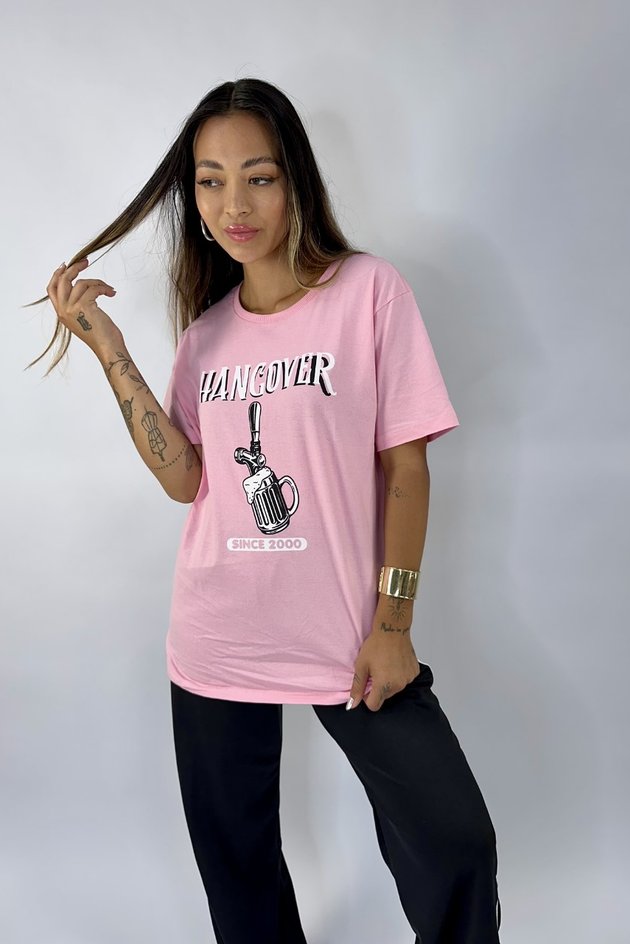Camiseta Oversized Hangover
