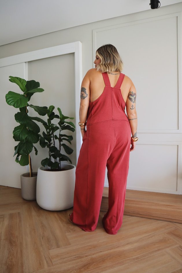 Macacão Jardineira Bella Plus